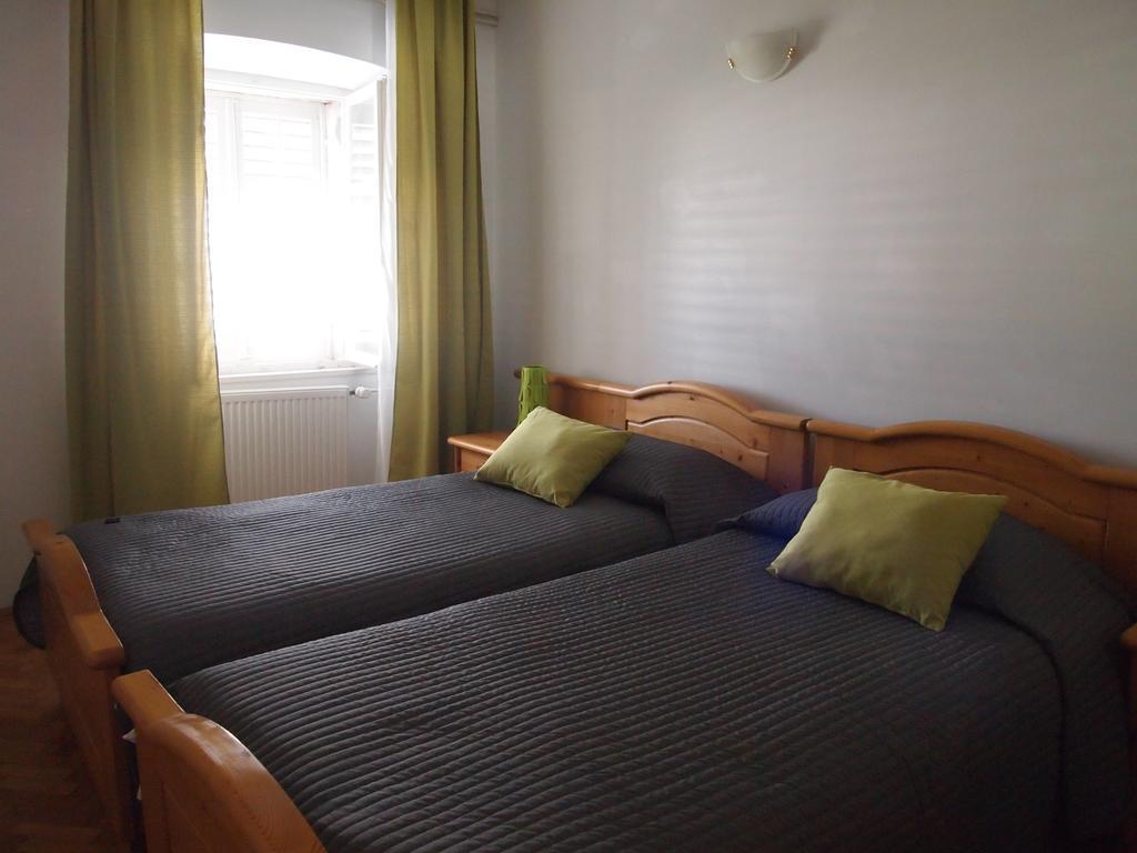 Guest House Kolarin Slano Zimmer foto